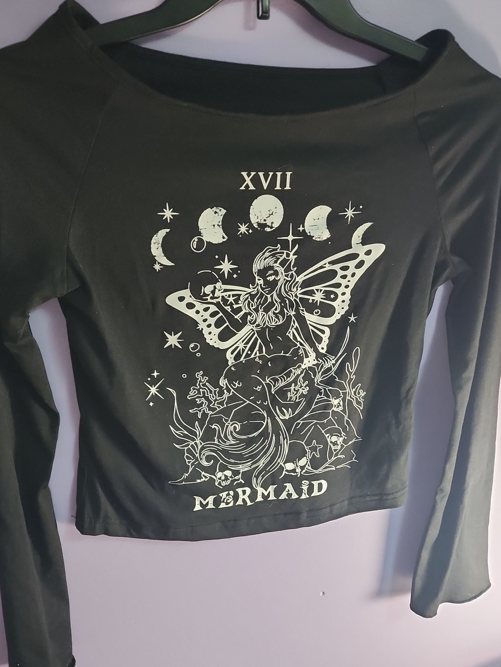 Mermaid Graphic Long-Sleeve Crop Top - Black